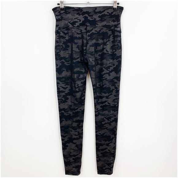 Spanx Faux Leather Camo Leggings Sz L - Picture 5 of 13